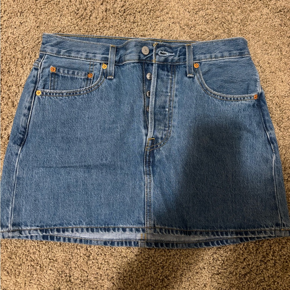 Levi skirt mid thigh length
